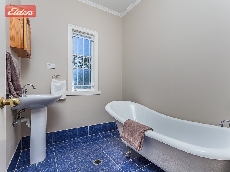 784 South Pine Road, Everton Park QLD 4053