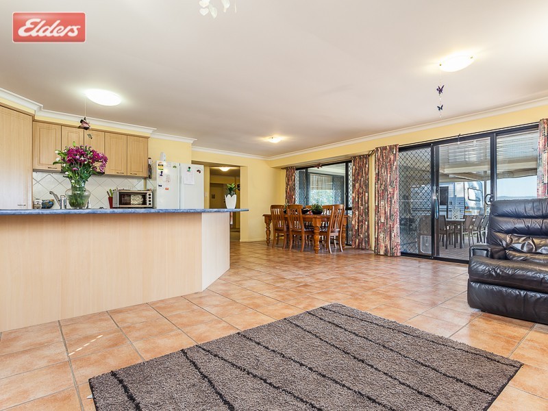 87 Hillenvale Avenue, Arana Hills QLD 4054