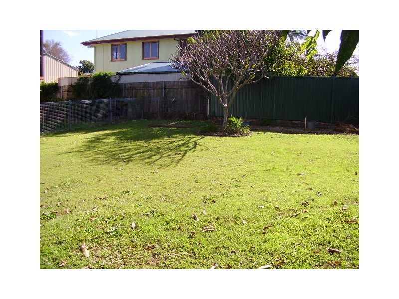 16 Arthur Street, Woody Point QLD 4019