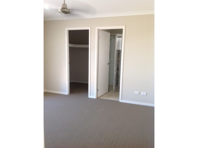 1 Wedge Tail Court, Griffin QLD 4503