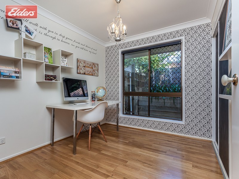 15 Tombondan Crescent, Ferny Hills QLD 4055