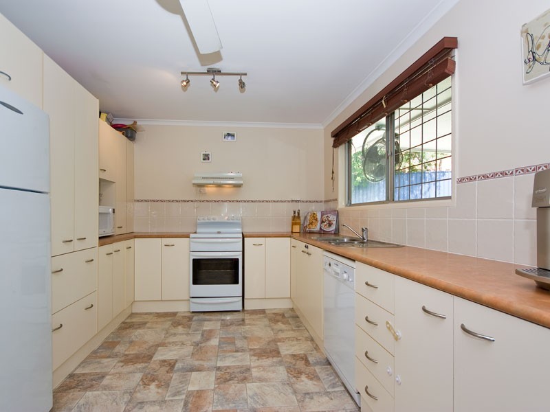 16 Casita Court, Arana Hills QLD 4054