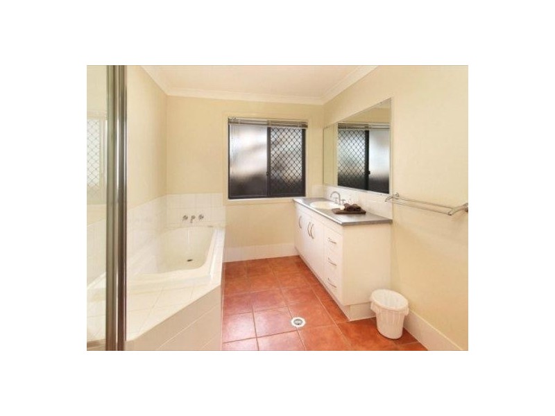 151 Saturn Crescent, Bridgeman Downs QLD 4035