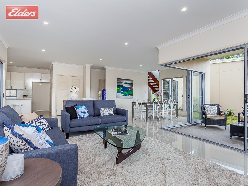 6 STAY STREET, Ferny Grove QLD 4055