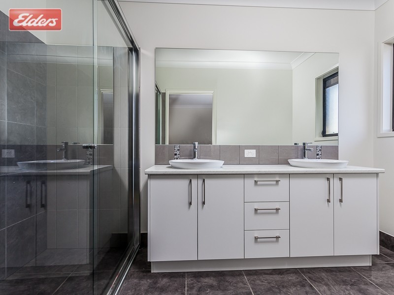 5 Barton St, Everton Park QLD 4053