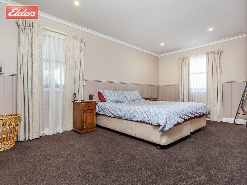 41 Leiper St, Stafford QLD 4053