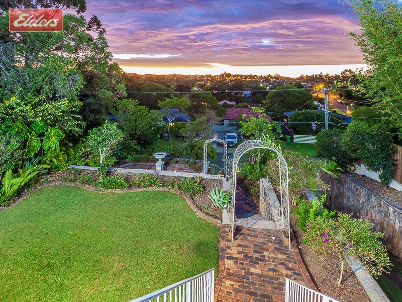 34 Violet St, Everton Hills QLD 4053