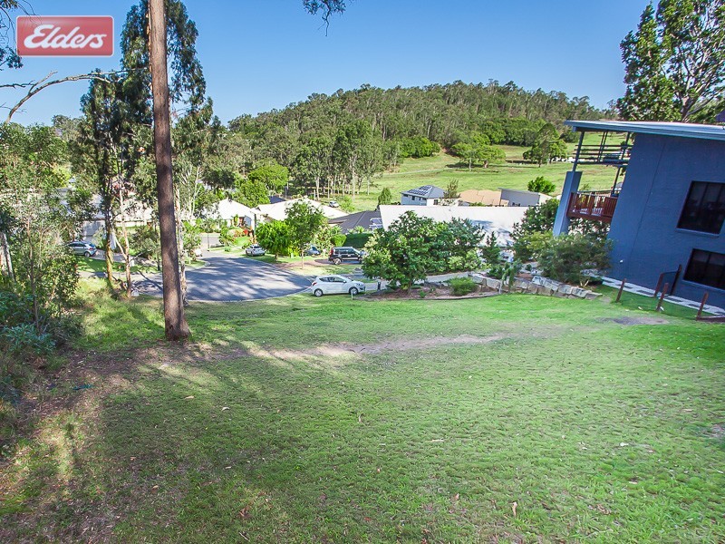 22 and 24 Naturesque Cl, Mitchelton QLD 4053