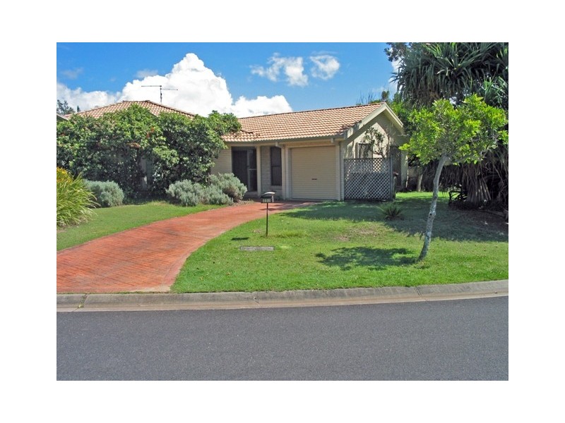 2/15 Beachside Way, Yamba NSW 2464