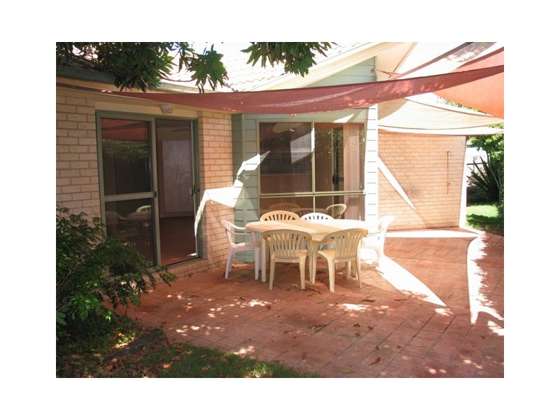 2/15 Beachside Way, Yamba NSW 2464