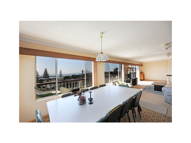 136 Ocean Road, Brooms Head NSW 2463