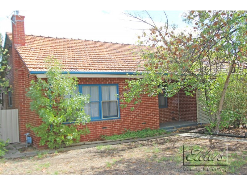 19 Churchill Avenue, Flora Hill VIC 3550