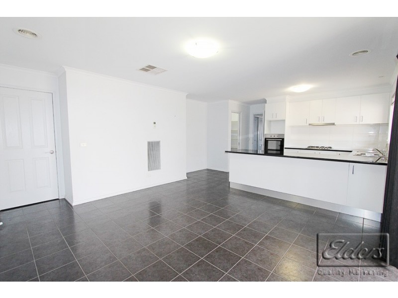 18 Sovereign Gardens, Kangaroo Flat VIC 3555