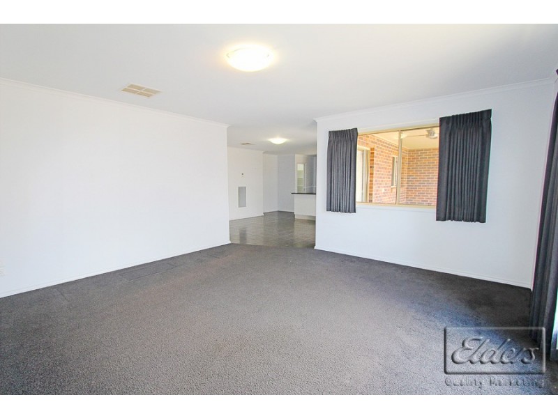 18 Sovereign Gardens, Kangaroo Flat VIC 3555