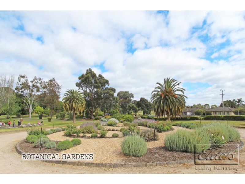 14 Scott Street, White Hills VIC 3550