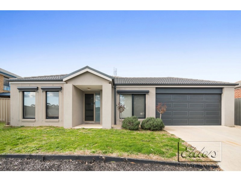 19 Bronze Drive, Kangaroo Flat VIC 3555