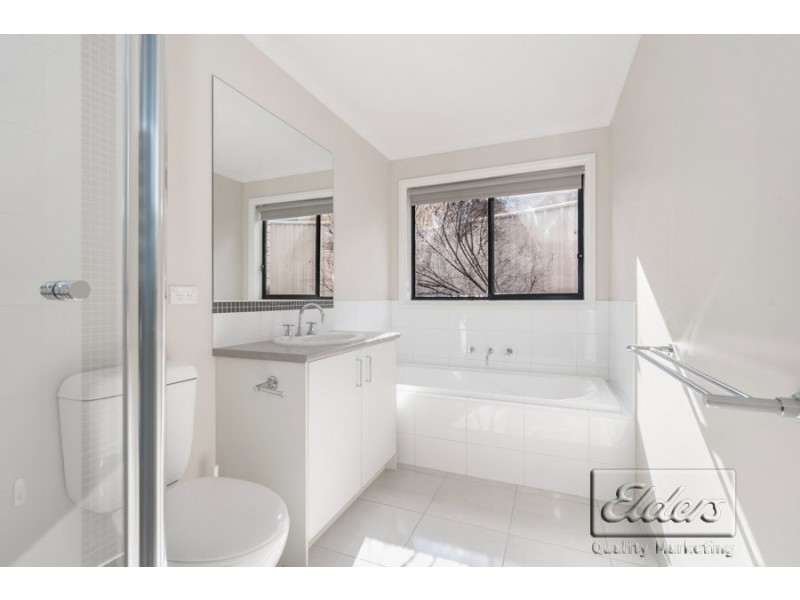 19 Bronze Drive, Kangaroo Flat VIC 3555