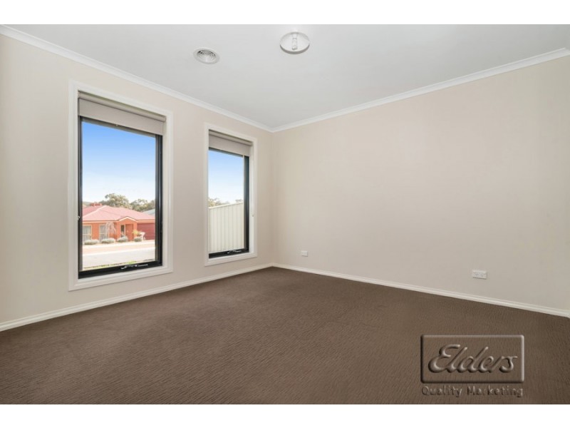 19 Bronze Drive, Kangaroo Flat VIC 3555