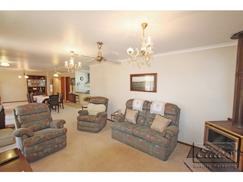 2 Pine Grove, Goornong VIC 3557