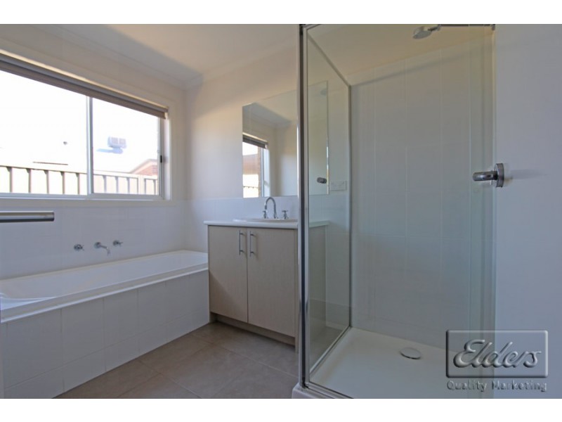 6 Mulberry Lane, White Hills VIC 3550