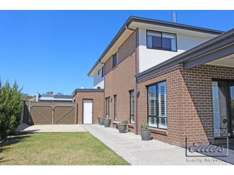 12 Roxburgh Crescent, Junortoun VIC 3551