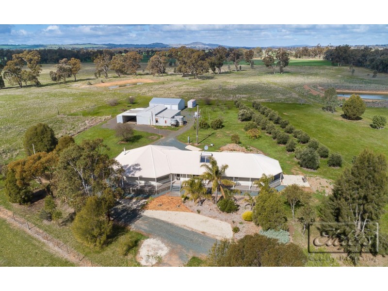 3058 Northern Highway, Toolleen VIC 3551