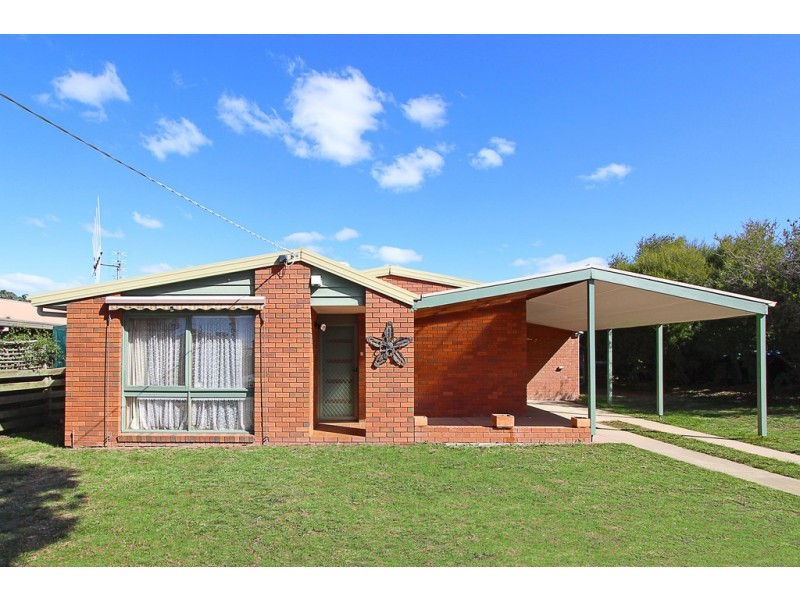 15 QUEEN STREET, Kangaroo Flat VIC 3555