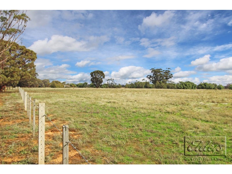607 Loddon Valley Highway, Durham Ox VIC 3576