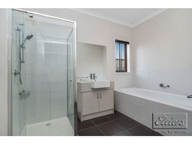 20 Roper Terrace, Epsom VIC 3551