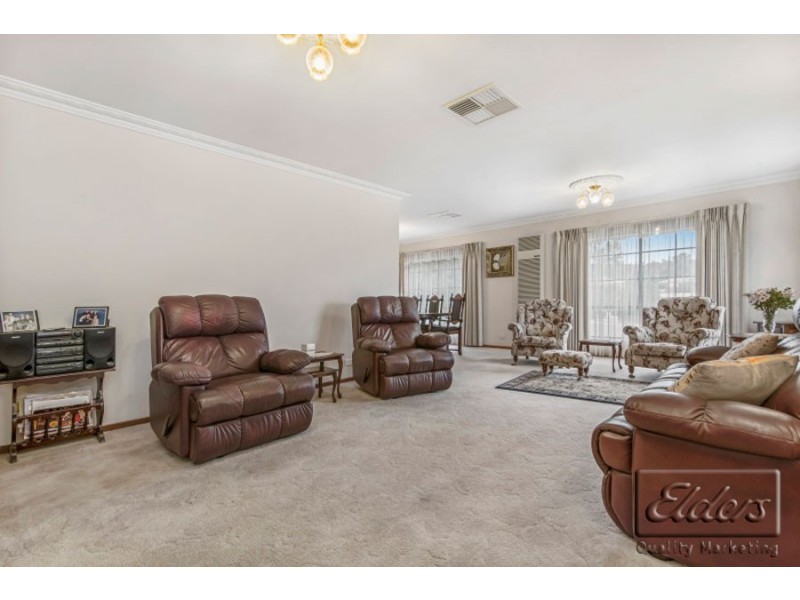 20 Sherwood Drive, Flora Hill VIC 3550