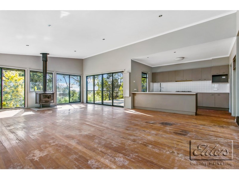 8 Wirrana Street, Quarry Hill VIC 3550