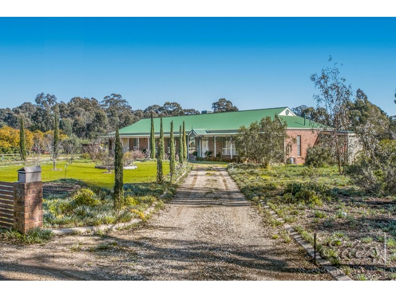 5 Kalinda Drive, Junortoun VIC 3551