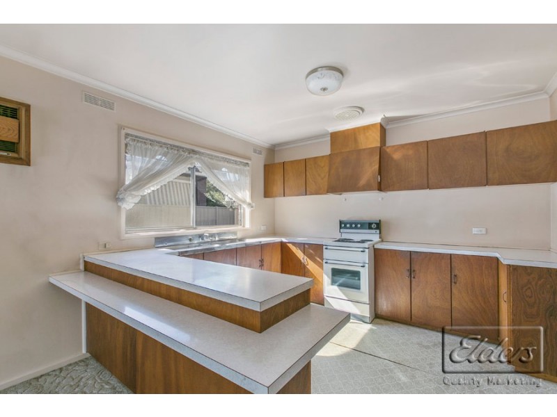 2/9 Sternberg Street, Kennington VIC 3550