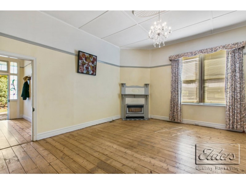 7 Carolin Street, Flora Hill VIC 3550