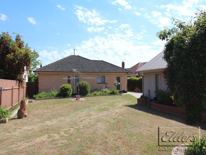14 Station Street, Kangaroo Flat VIC 3555