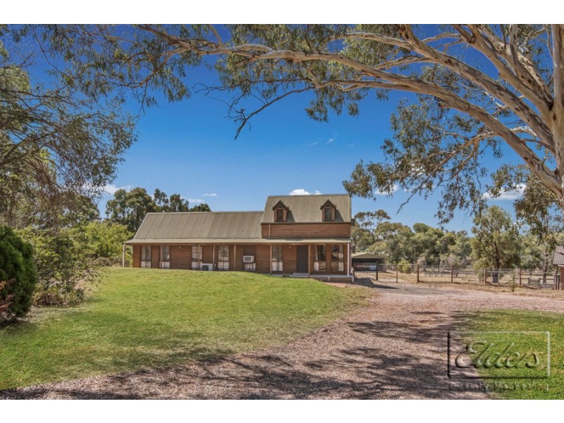 139 Carolyn Way, Maiden Gully VIC 3551
