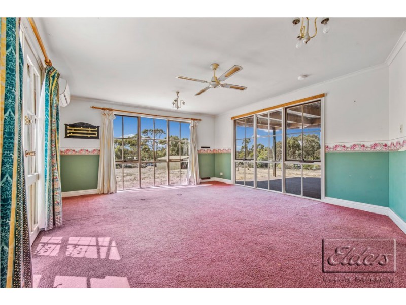 139 Carolyn Way, Maiden Gully VIC 3551