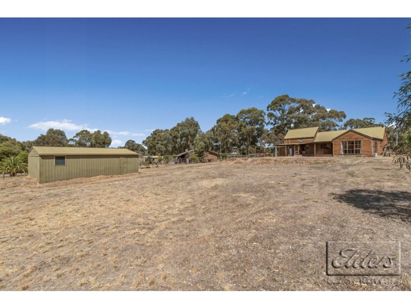 139 Carolyn Way, Maiden Gully VIC 3551