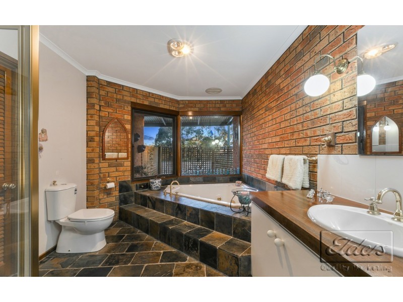 70 Bareena Lane, Lockwood VIC 3551