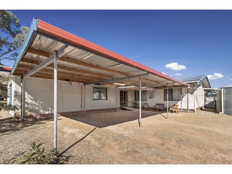 61 BLANDFORDS ROAD, Neilborough VIC 3570