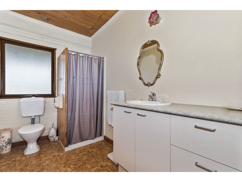 61 BLANDFORDS ROAD, Neilborough VIC 3570