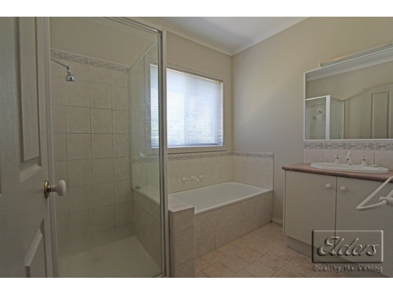 8 Diamond Court, Kangaroo Flat VIC 3555