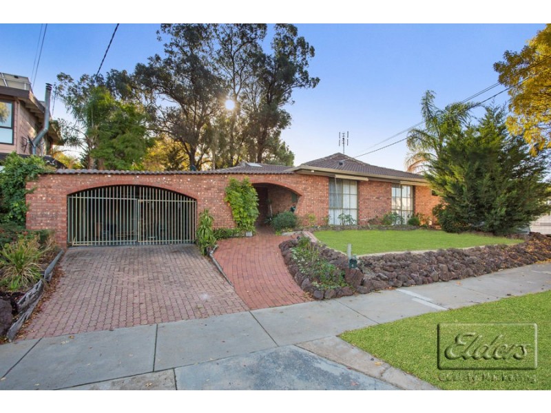 5 Boronia Crescent, Strathdale VIC 3550