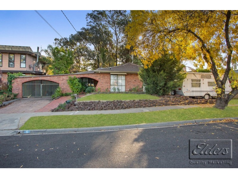 5 Boronia Crescent, Strathdale VIC 3550