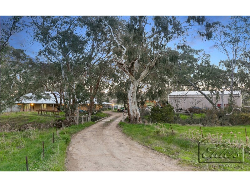55 Dr Barkers Lane, Harcourt North VIC 3453