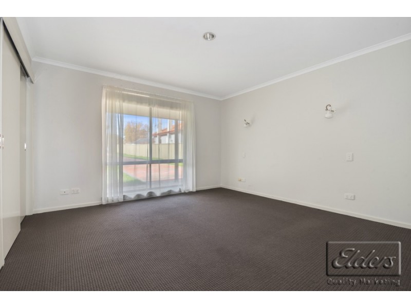 1/90 Sternberg Street, Kennington VIC 3550