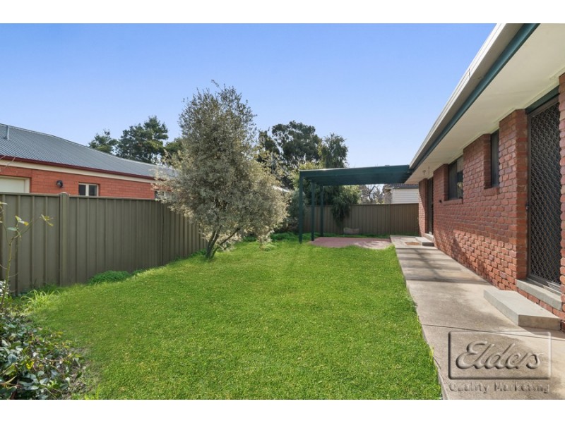 1/90 Sternberg Street, Kennington VIC 3550
