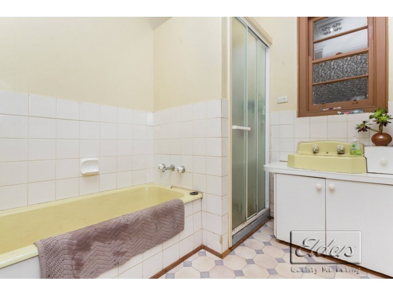 7 BOOTH STREET, Golden Square VIC 3555