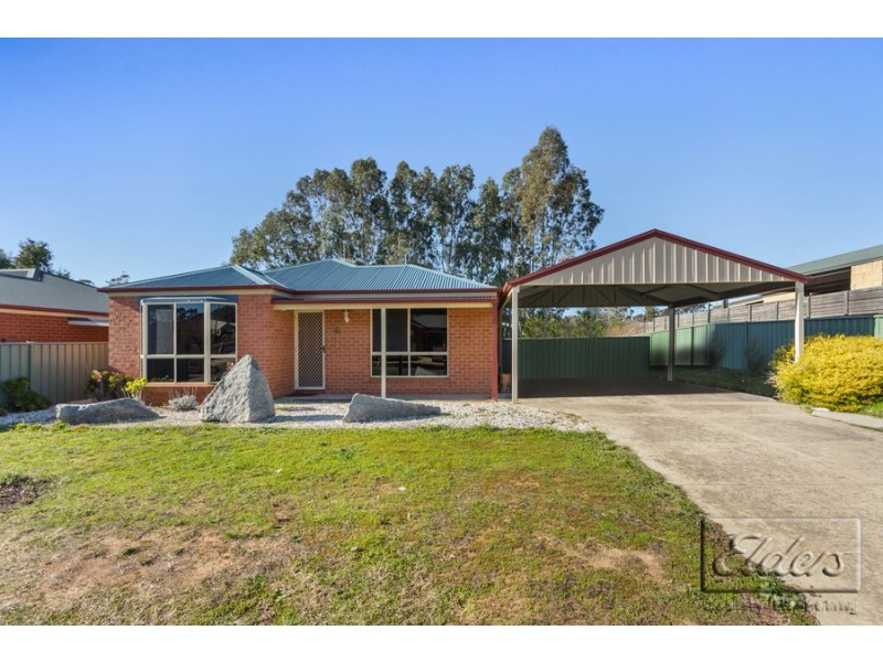 18 Elvey Drive, Kangaroo Flat VIC 3555