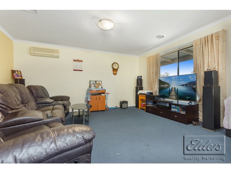 18 Elvey Drive, Kangaroo Flat VIC 3555